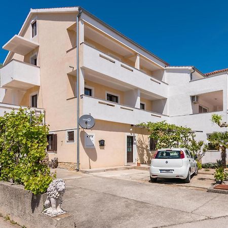 Gorgeous Apartment In Krk With Wifi Кърк Екстериор снимка